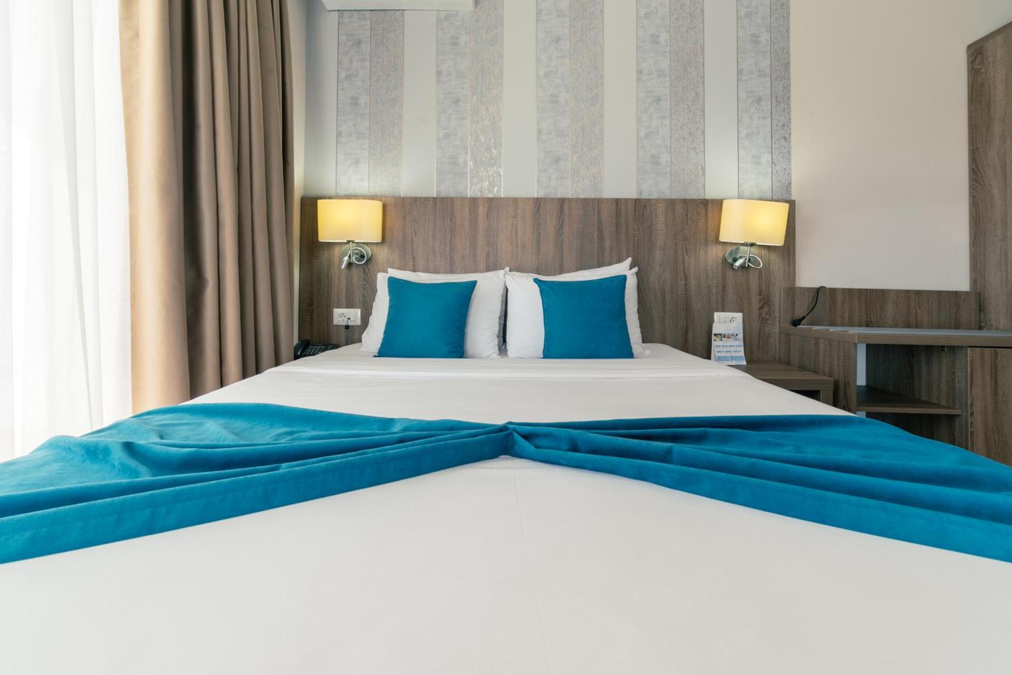 Hotel Sato Conference & Spa Resort ซูโตมอเร ภายนอก รูปภาพ
