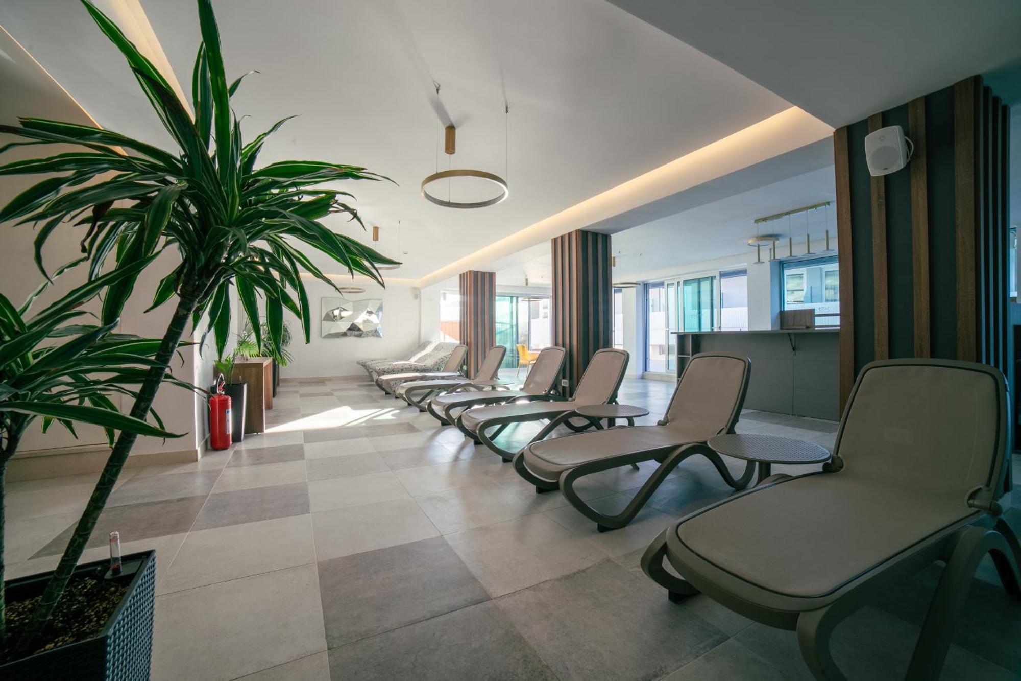 Hotel Sato Conference & Spa Resort ซูโตมอเร ภายนอก รูปภาพ